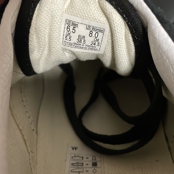 •VANS• - Picture 9 of 9